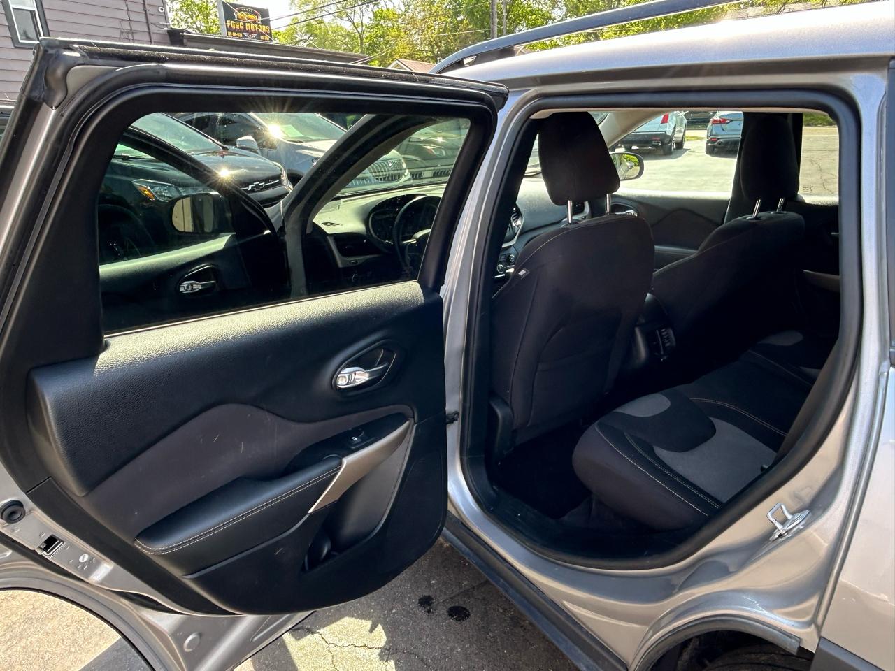 Jeep Cherokee Sport 4WD 2018