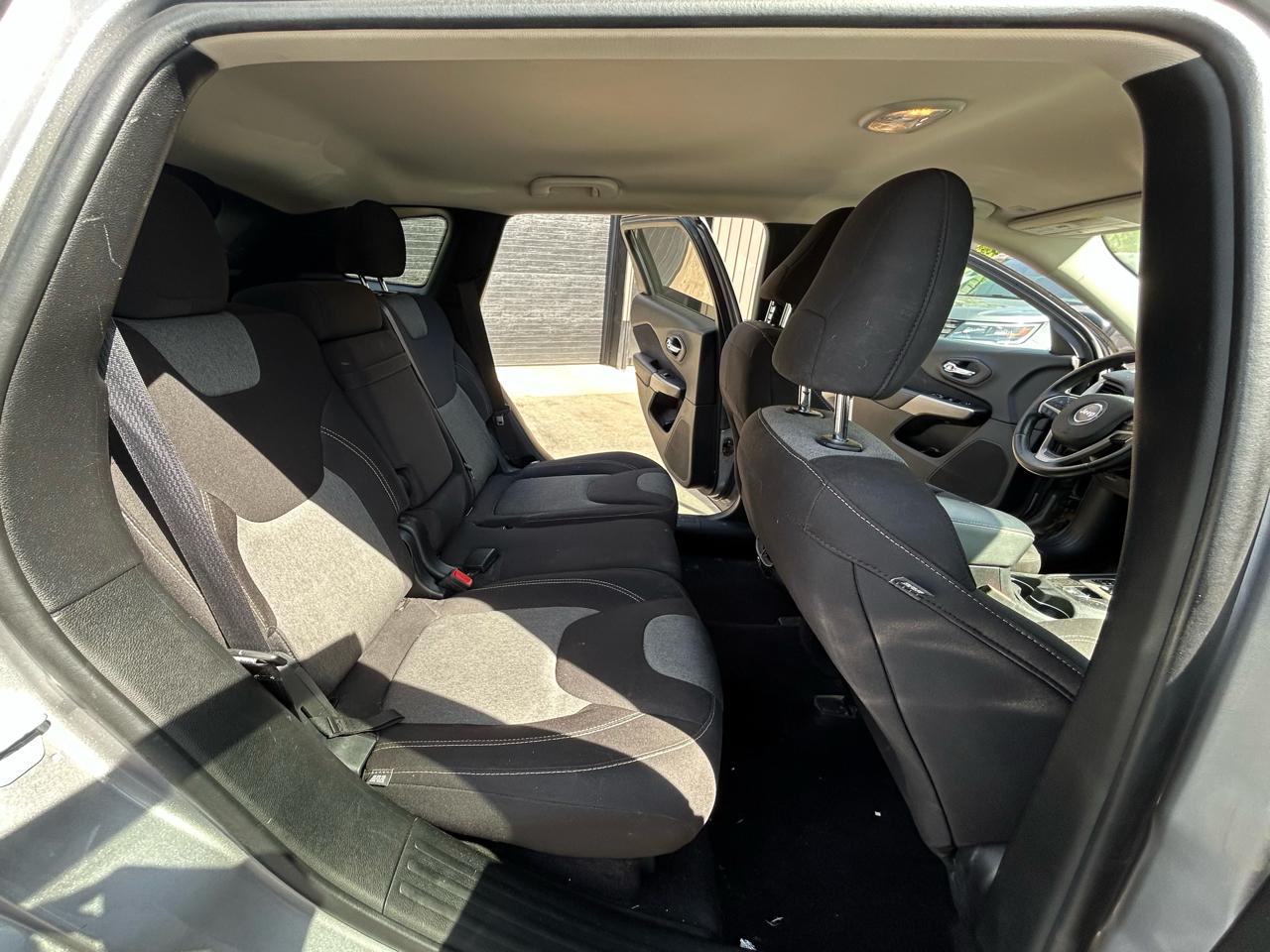 Jeep Cherokee Sport 4WD 2018