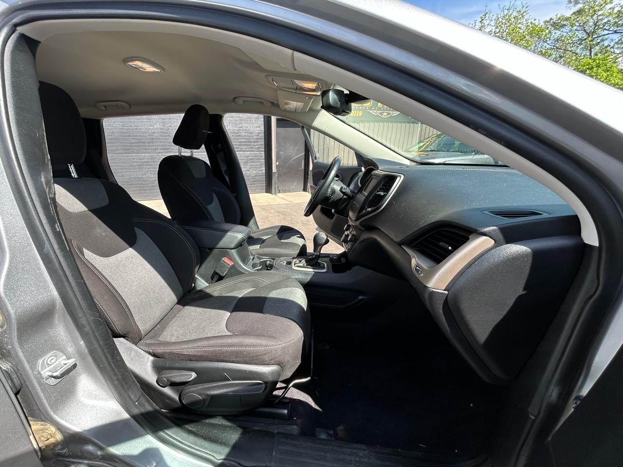Jeep Cherokee Sport 4WD 2018