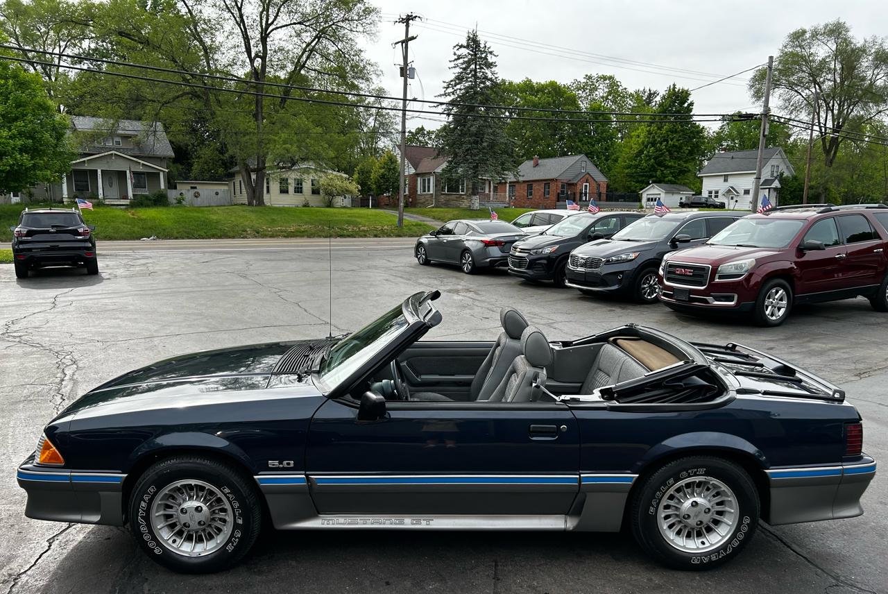 Ford Mustang GT convertible 1989