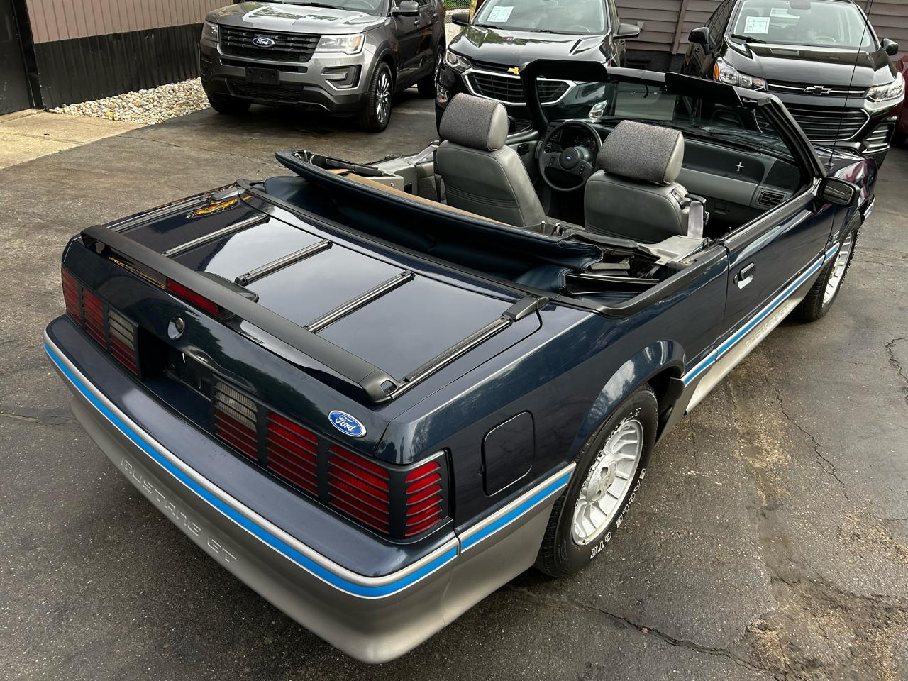 Ford Mustang GT convertible 1989