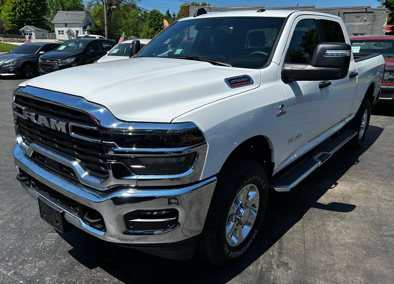 RAM 2500 Big Horn Crew Cab 4WD 2025