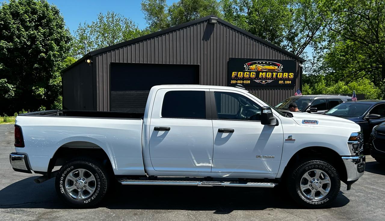 RAM 2500 Big Horn Crew Cab 4WD 2025