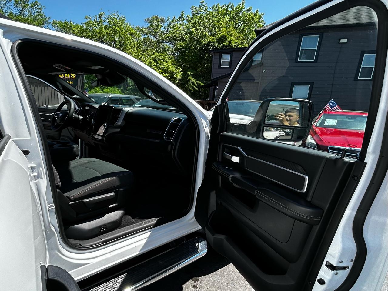 RAM 2500 Big Horn Crew Cab 4WD 2025
