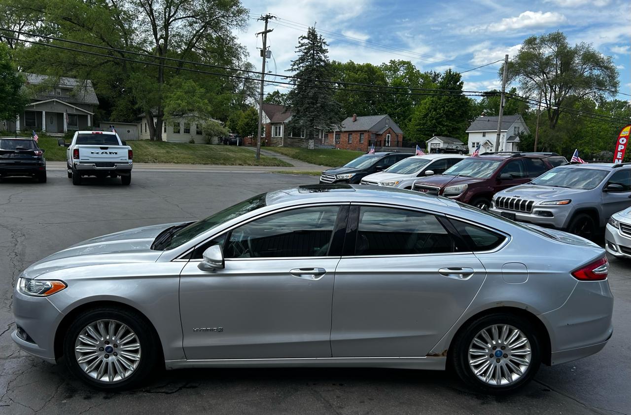 Ford Fusion Hybrid SE 2013