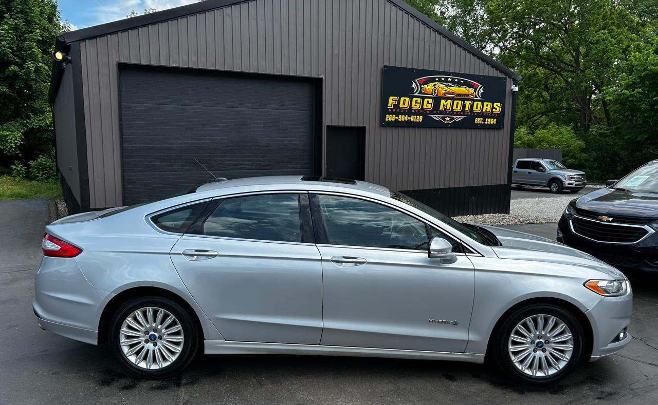 Ford Fusion Hybrid SE 2013