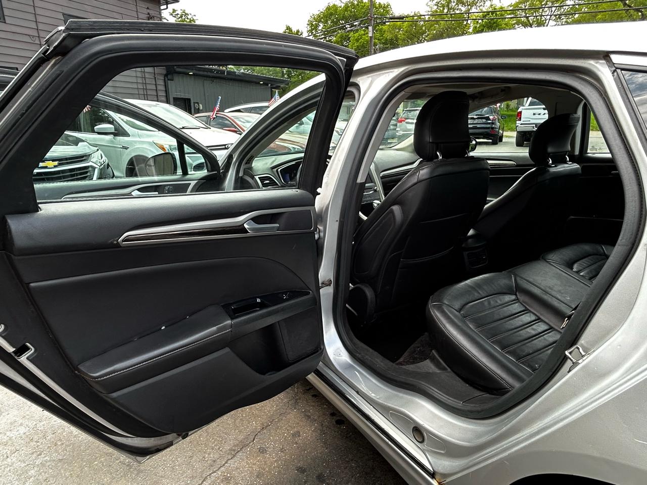 Ford Fusion Hybrid SE 2013