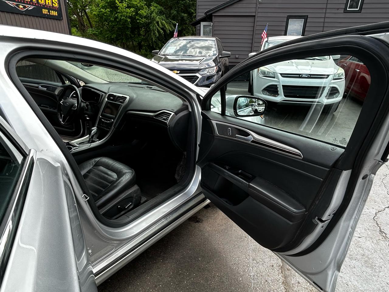 Ford Fusion Hybrid SE 2013
