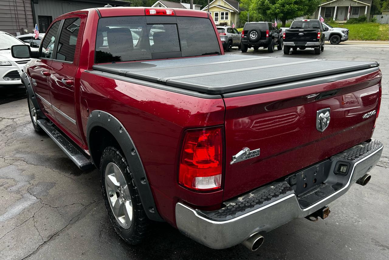 RAM 1500 SLT Crew Cab SWB 4WD 2015