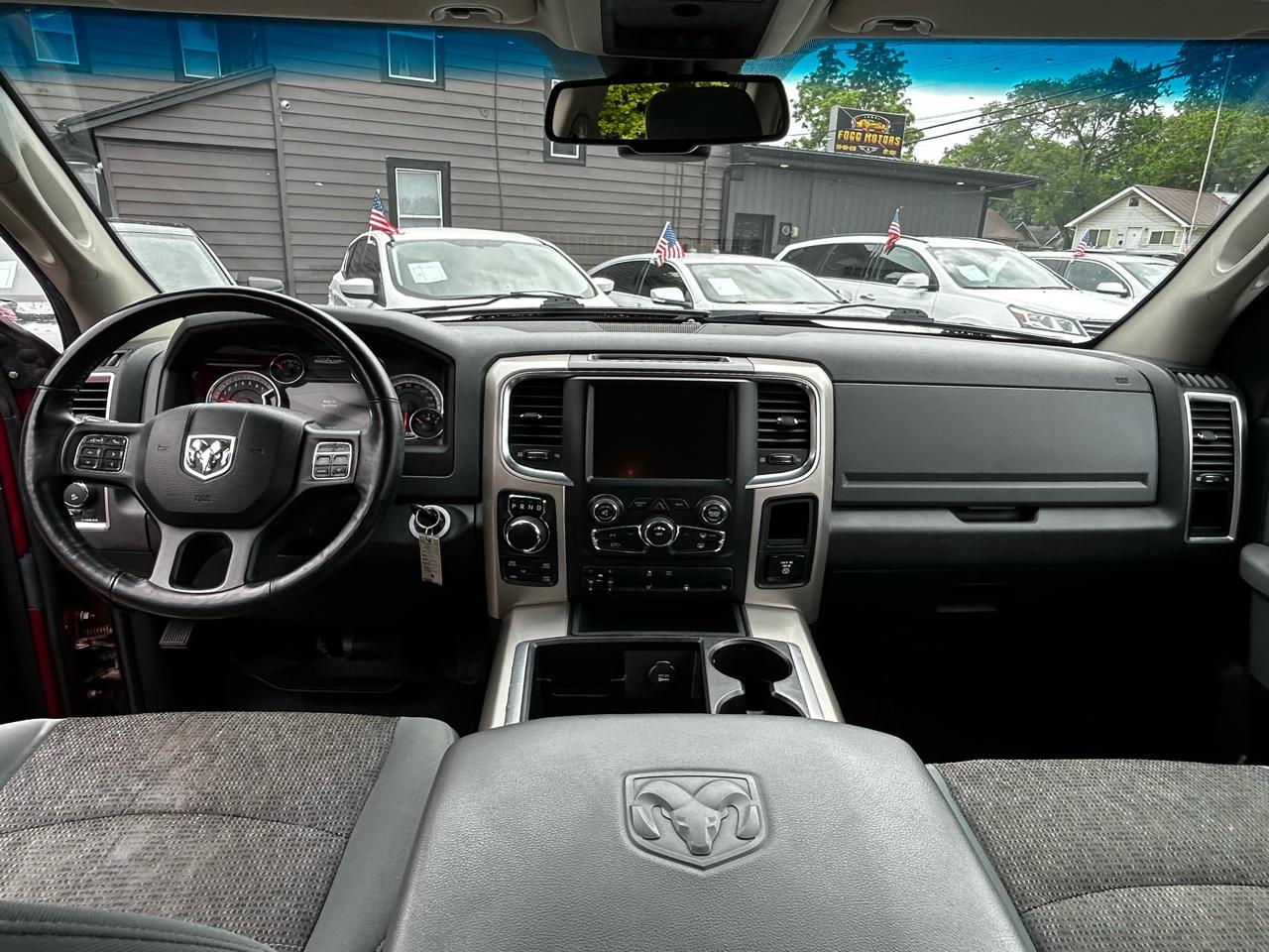 RAM 1500 SLT Crew Cab SWB 4WD 2015