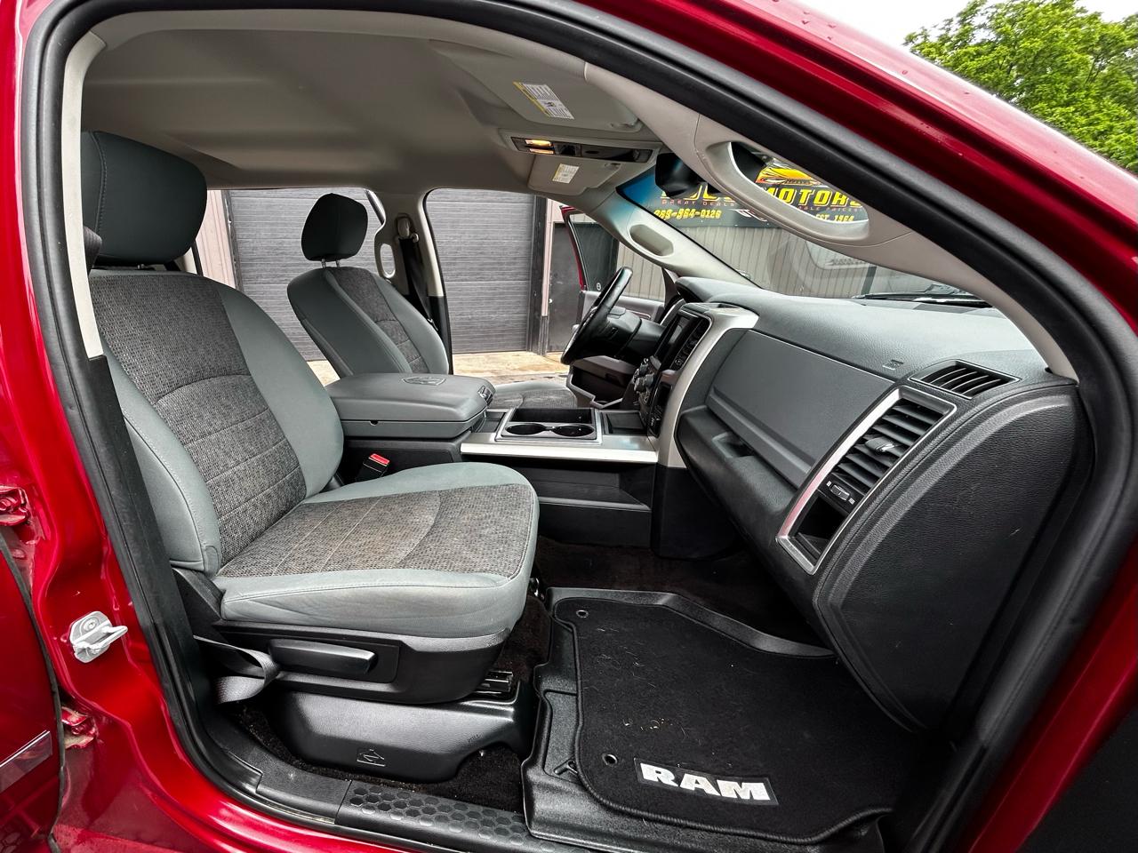 RAM 1500 SLT Crew Cab SWB 4WD 2015