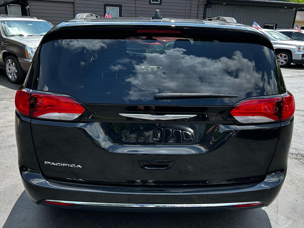 Chrysler Pacifica Touring-L 2017