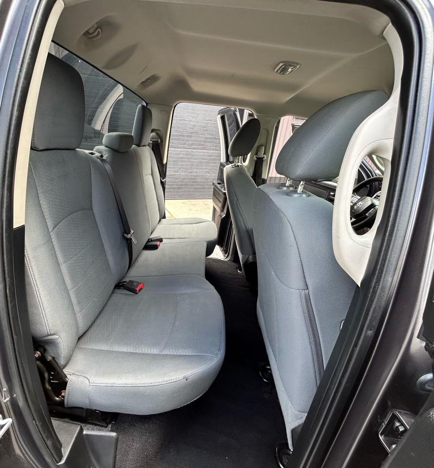 RAM 1500 ST Quad Cab 4WD 2015