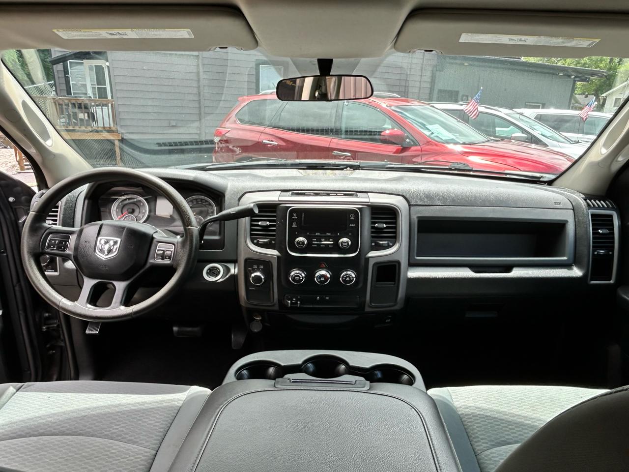 RAM 1500 ST Quad Cab 4WD 2015