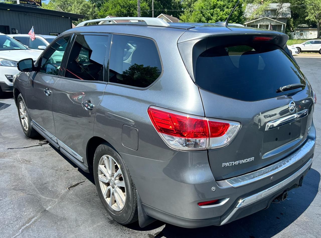 Nissan Pathfinder SV 4WD 2015