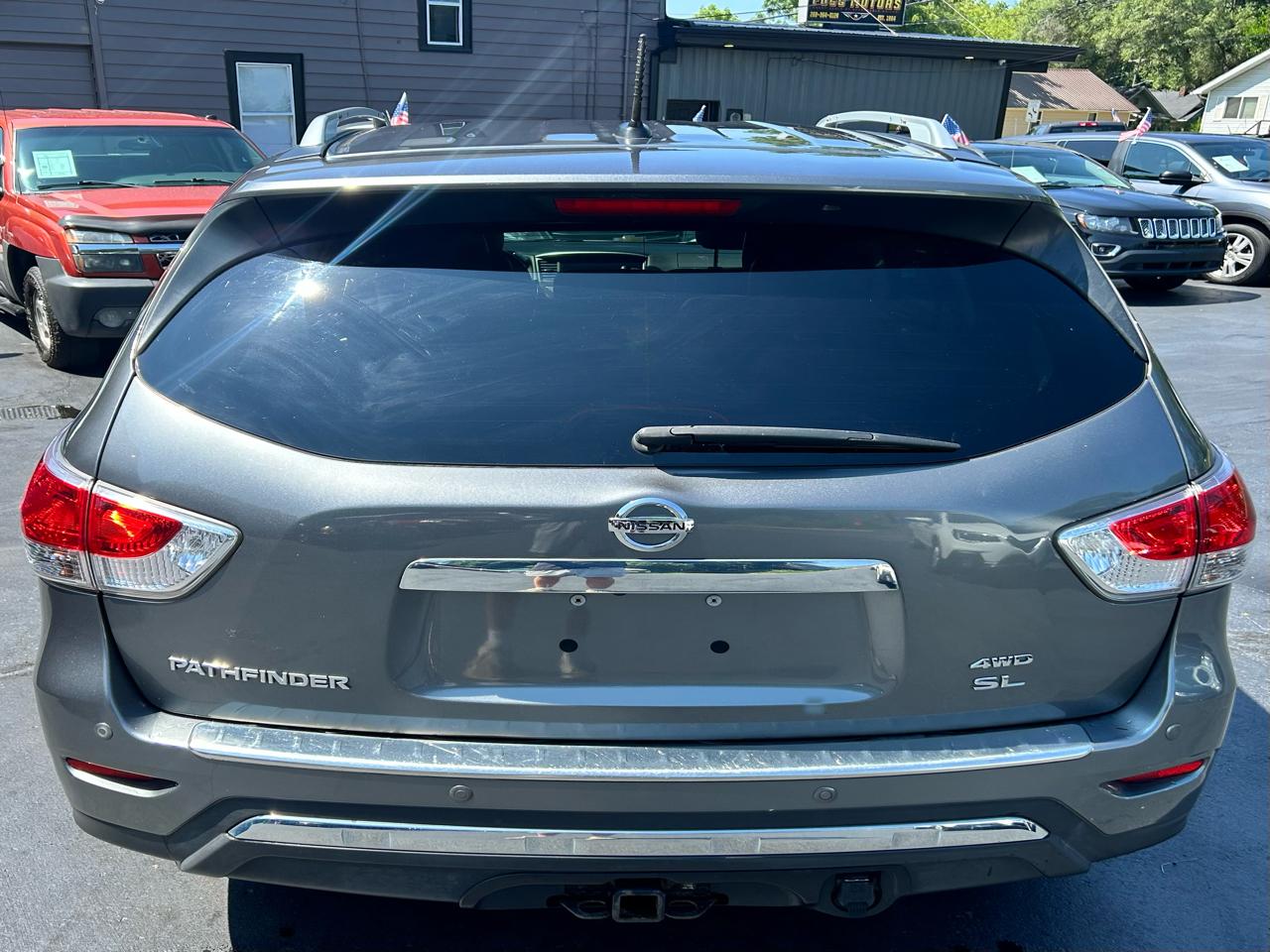 Nissan Pathfinder SV 4WD 2015