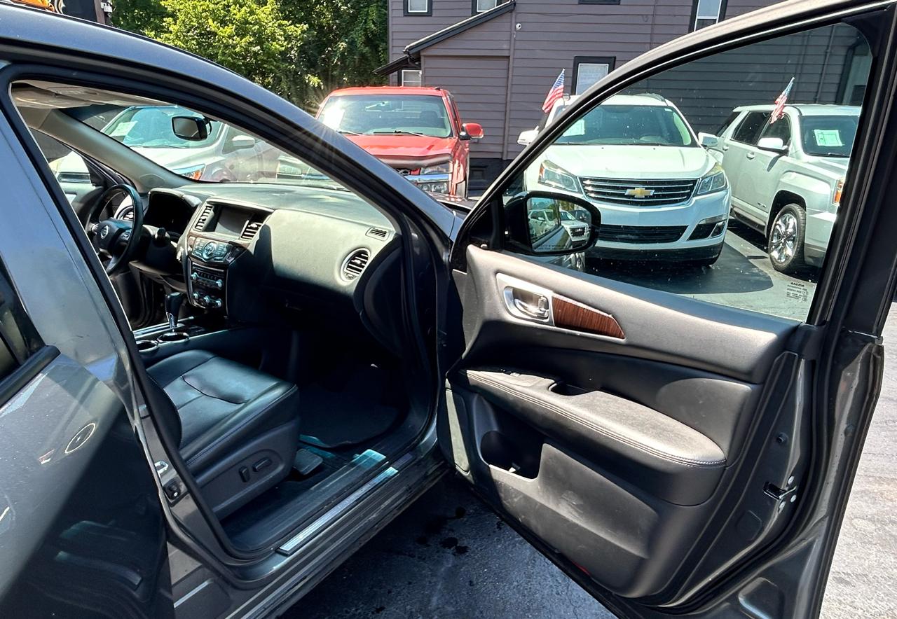 Nissan Pathfinder SV 4WD 2015