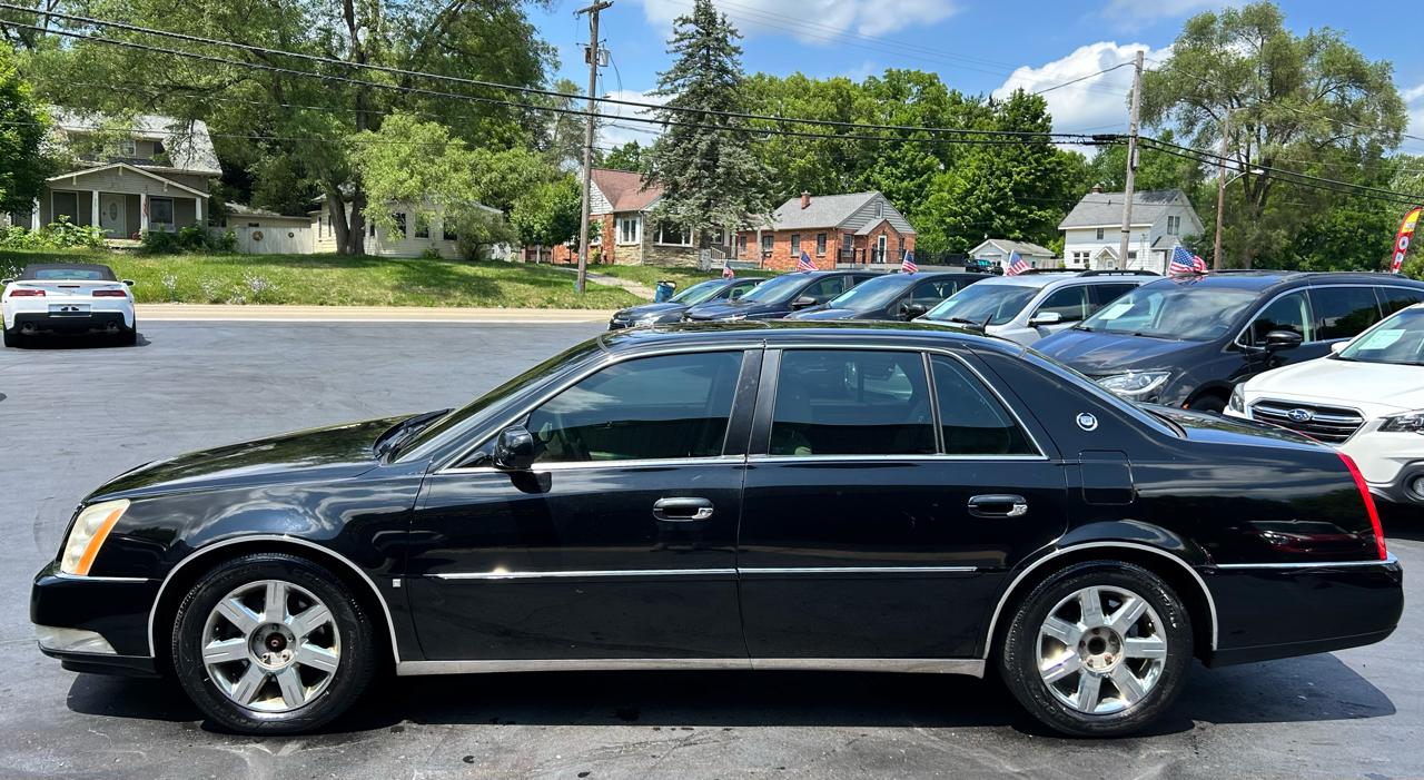 Cadillac DTS Sedan 2006