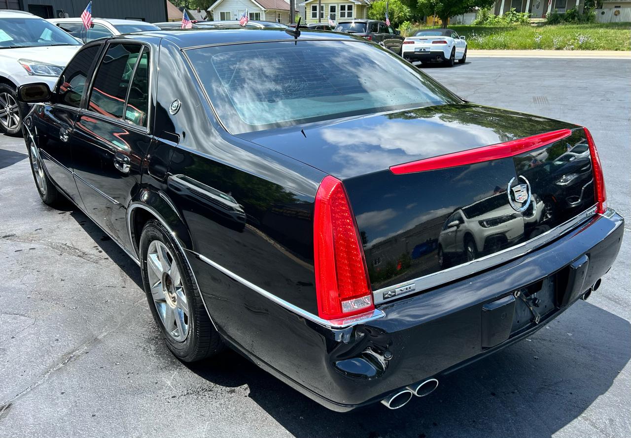 Cadillac DTS Sedan 2006