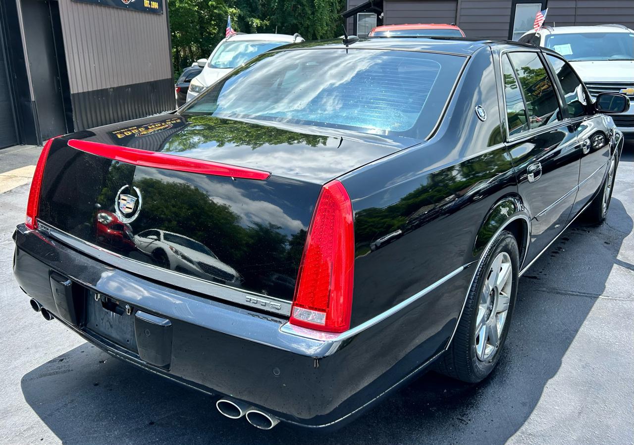 Cadillac DTS Sedan 2006