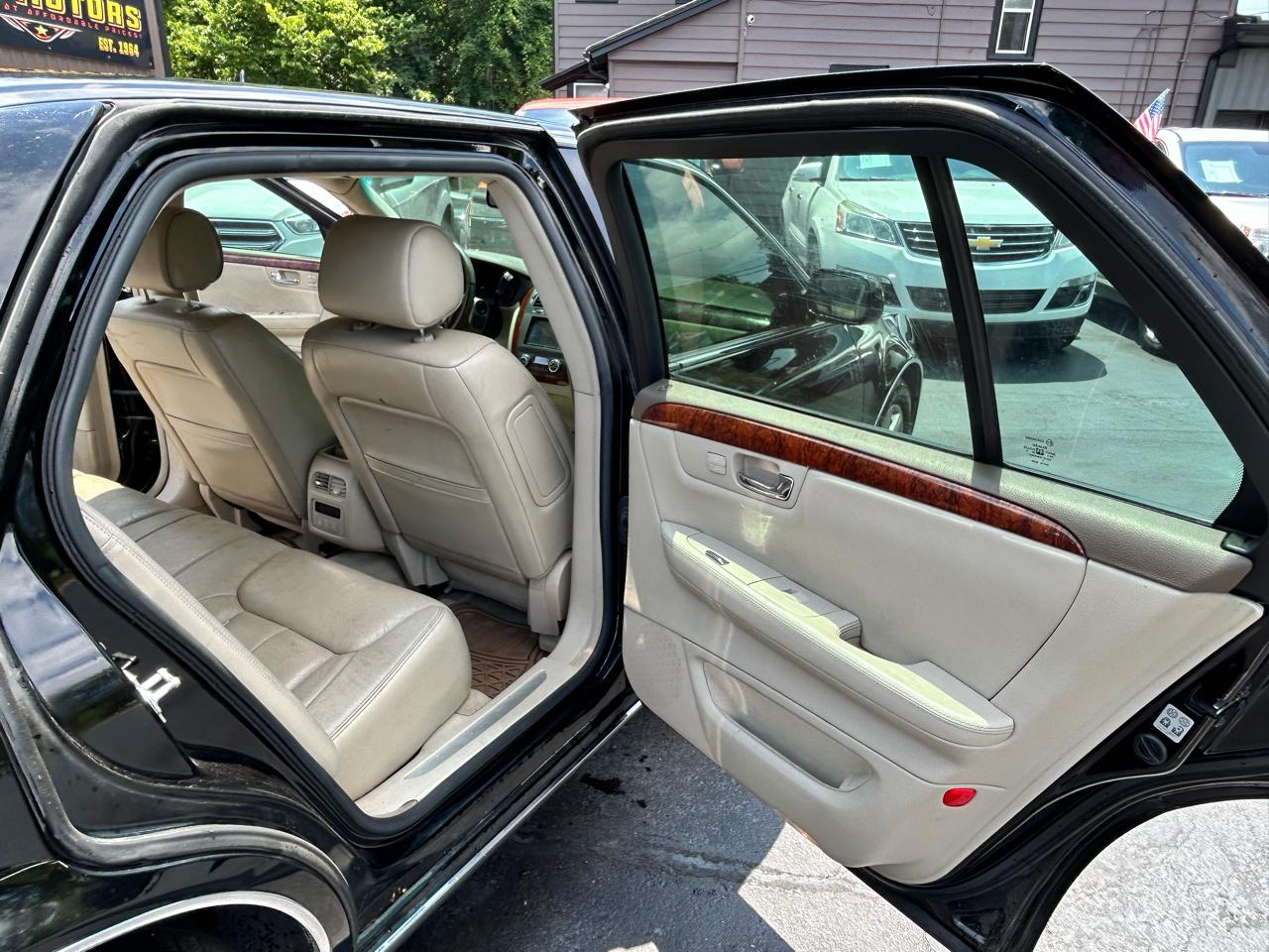 Cadillac DTS Sedan 2006