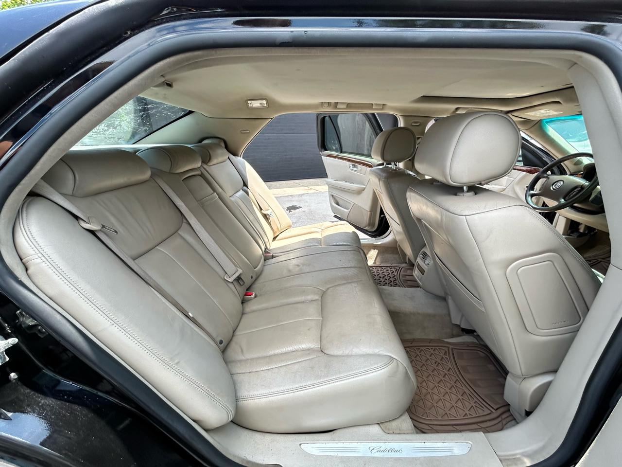 Cadillac DTS Sedan 2006