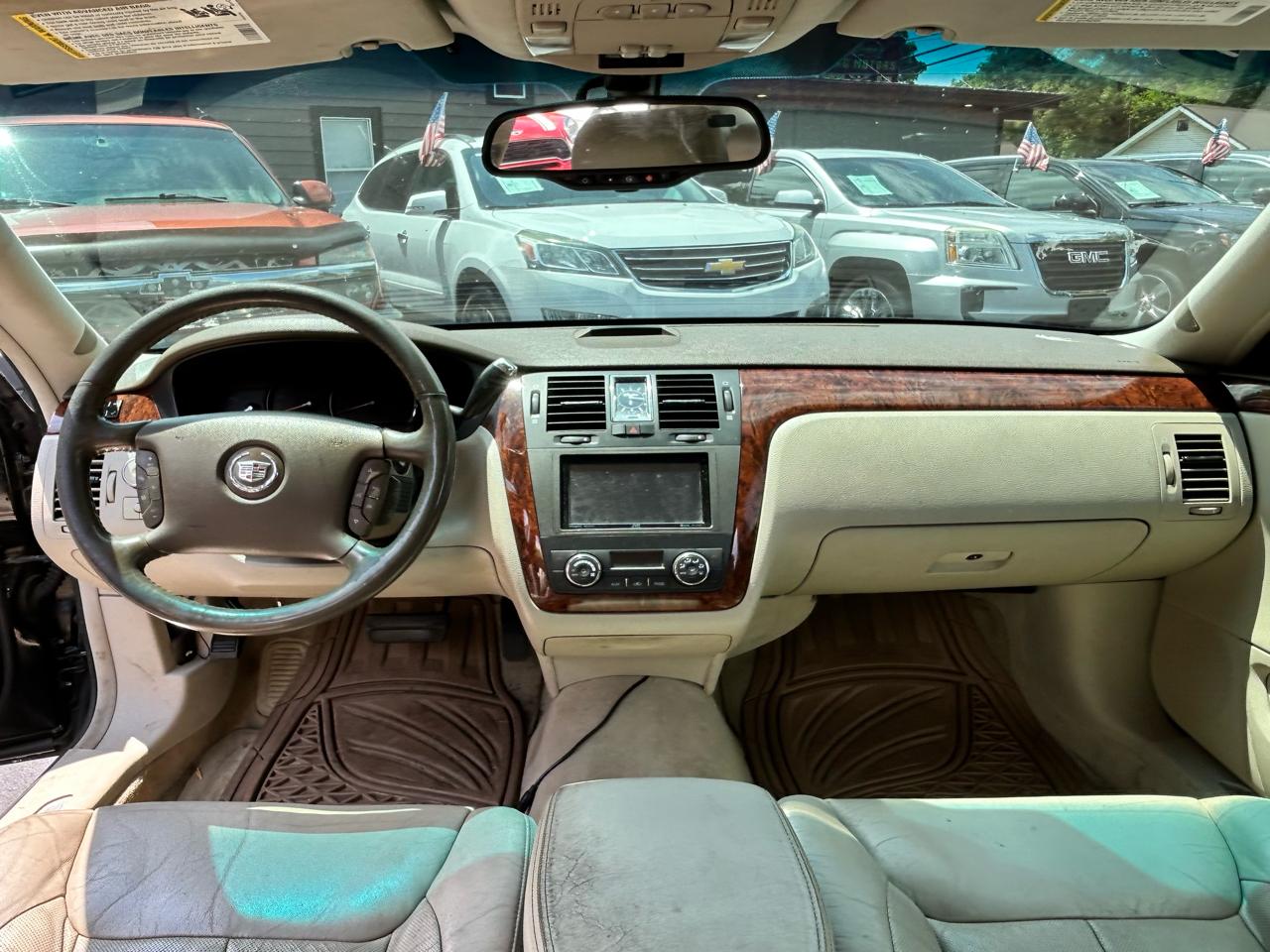 Cadillac DTS Sedan 2006