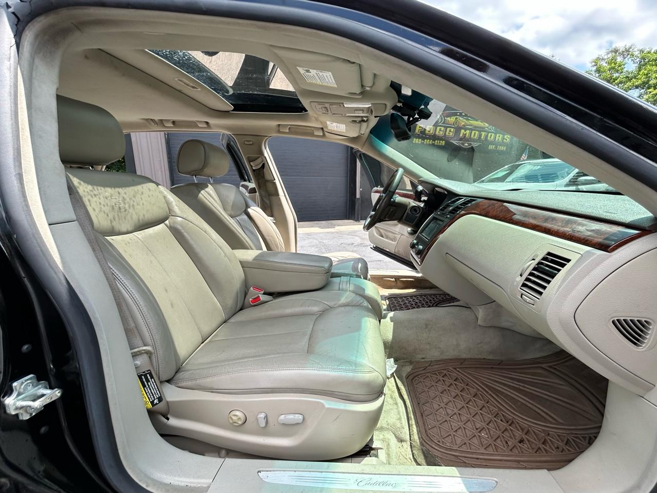 Cadillac DTS Sedan 2006