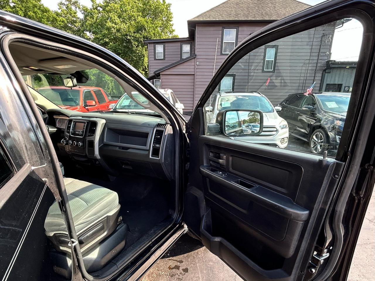 RAM 1500 4WD Quad Cab 140.5" Express 2014