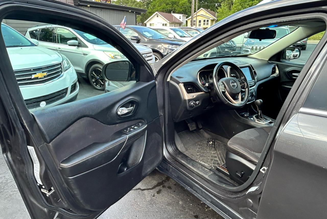 Jeep Cherokee Latitude 4WD 2016