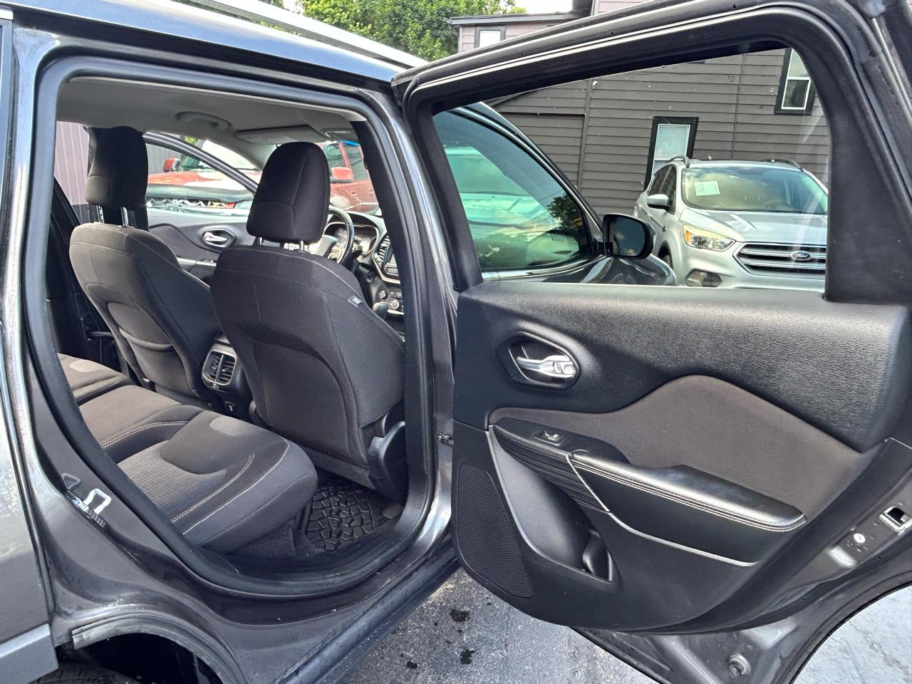 Jeep Cherokee Latitude 4WD 2016