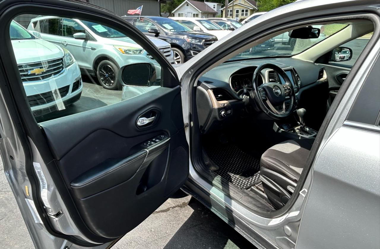 Jeep Cherokee Latitude FWD 2014