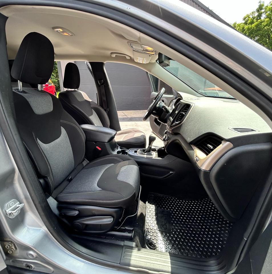 Jeep Cherokee Latitude FWD 2014