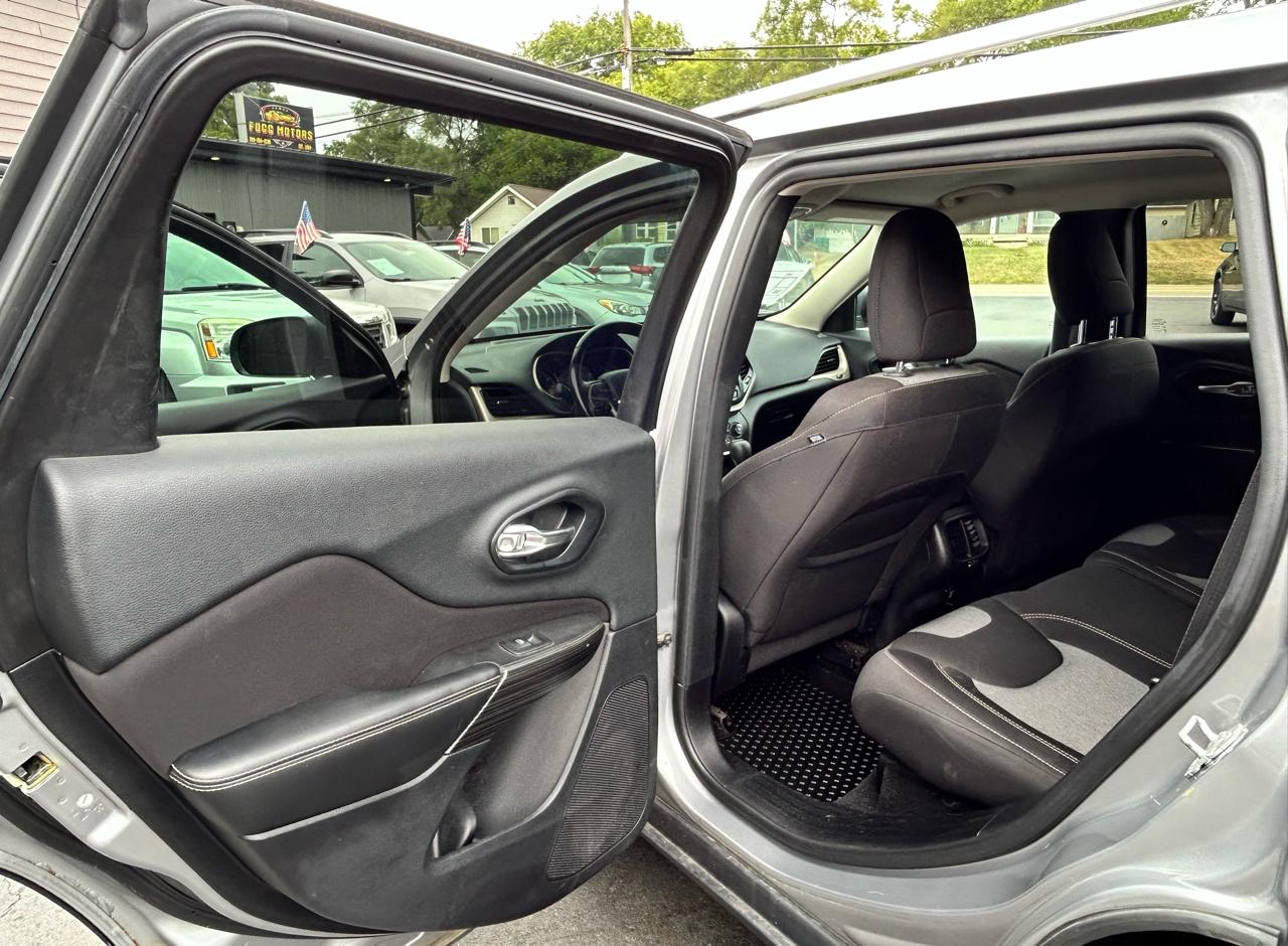 Jeep Cherokee Latitude FWD 2014