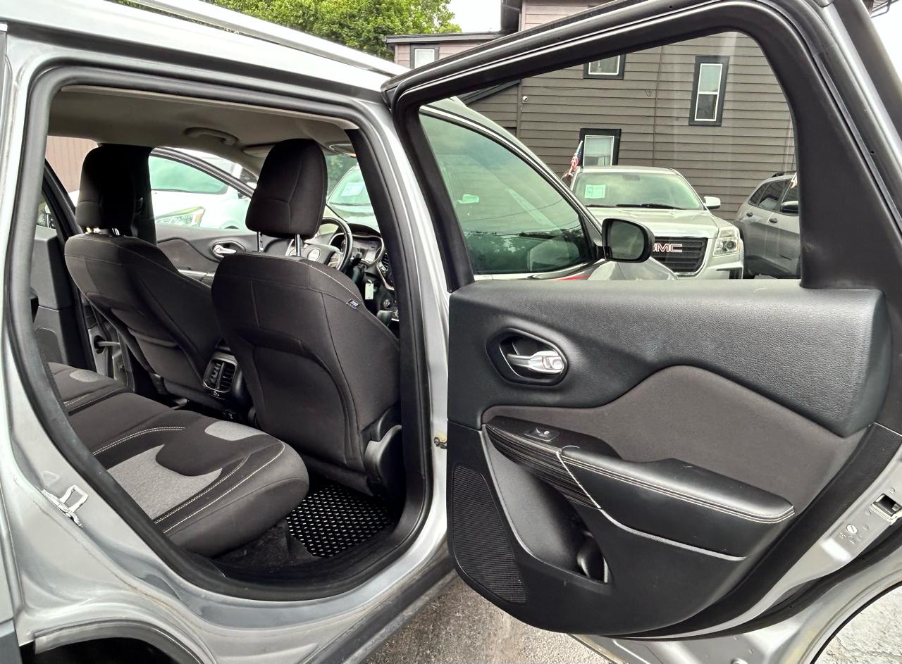 Jeep Cherokee Latitude FWD 2014