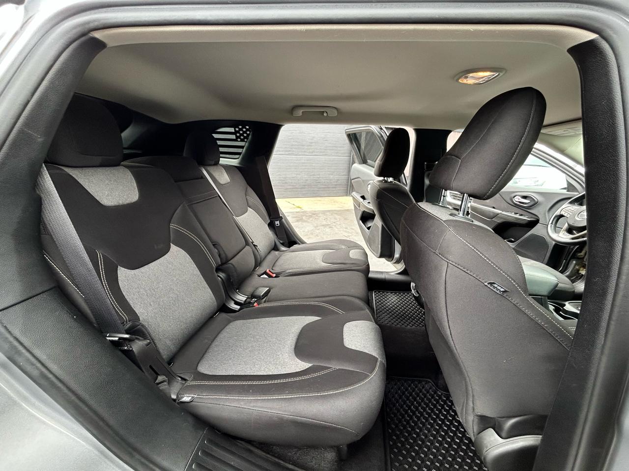 Jeep Cherokee Latitude FWD 2014
