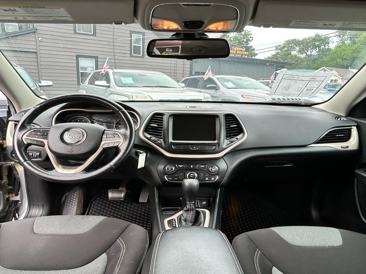 Jeep Cherokee Latitude FWD 2014