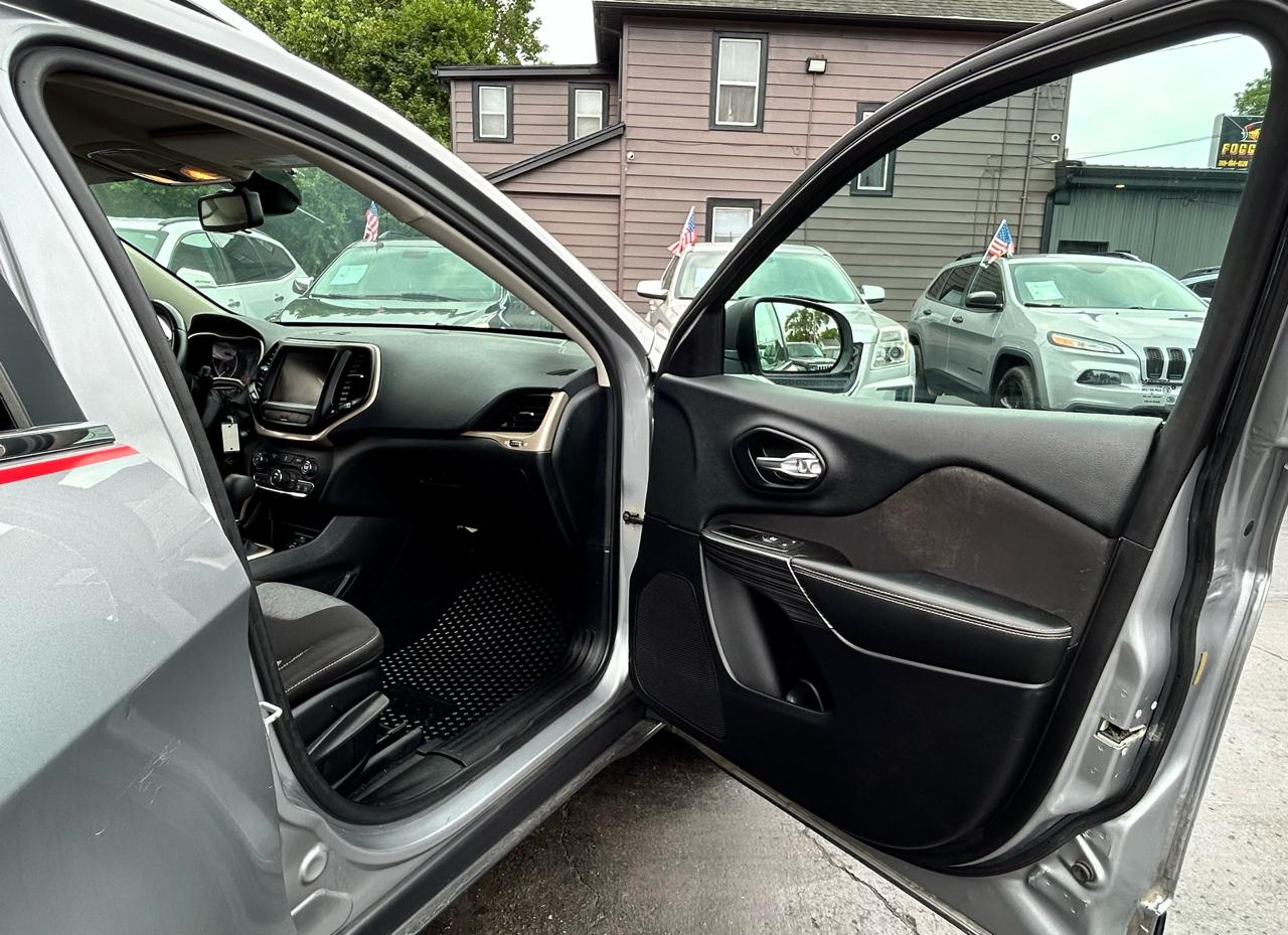 Jeep Cherokee Latitude FWD 2014
