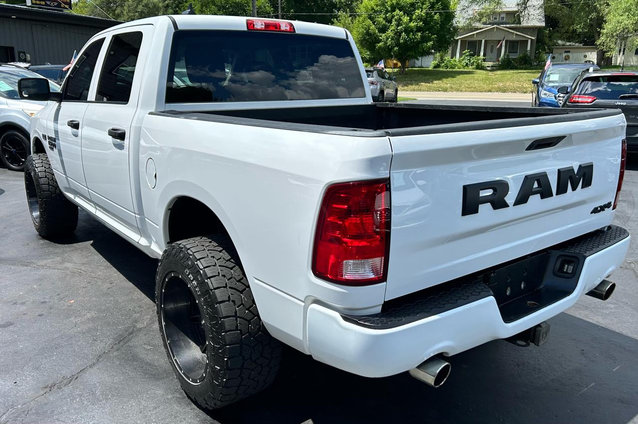 RAM 1500 Classic Express 4x4 Crew Cab 5'7" Box 2019