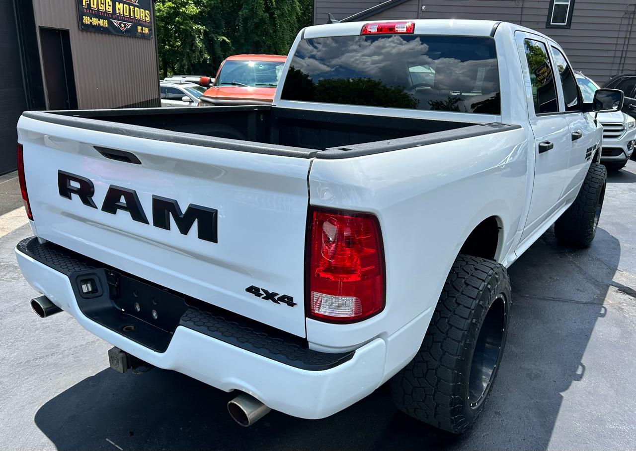 RAM 1500 Classic Express 4x4 Crew Cab 5'7" Box 2019