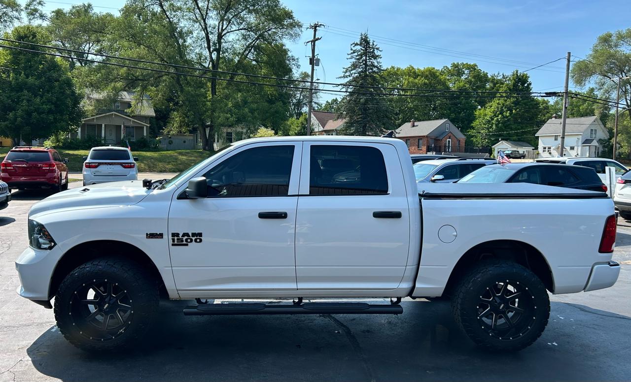 RAM 1500 Classic Express 4x4 Crew Cab 5'7" Box 2019