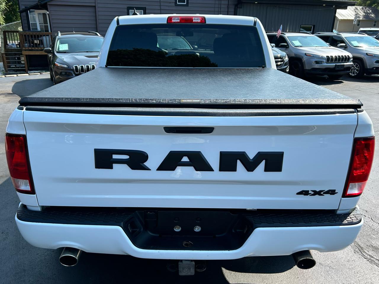 RAM 1500 Classic Express 4x4 Crew Cab 5'7" Box 2019