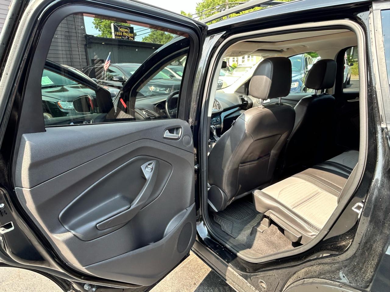 Ford Escape Titanium 4WD 2017