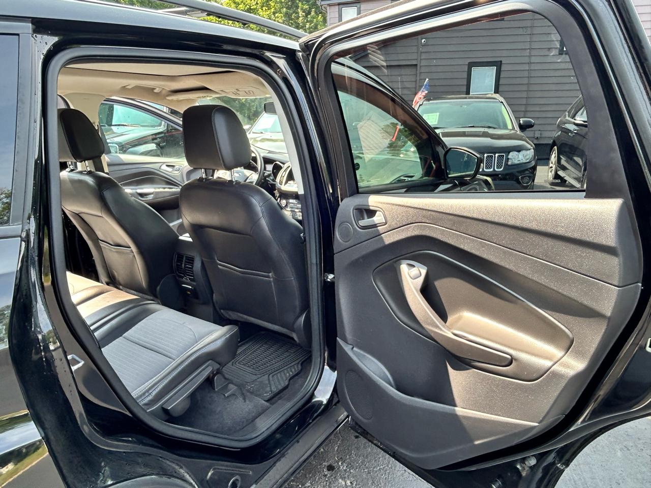 Ford Escape Titanium 4WD 2017