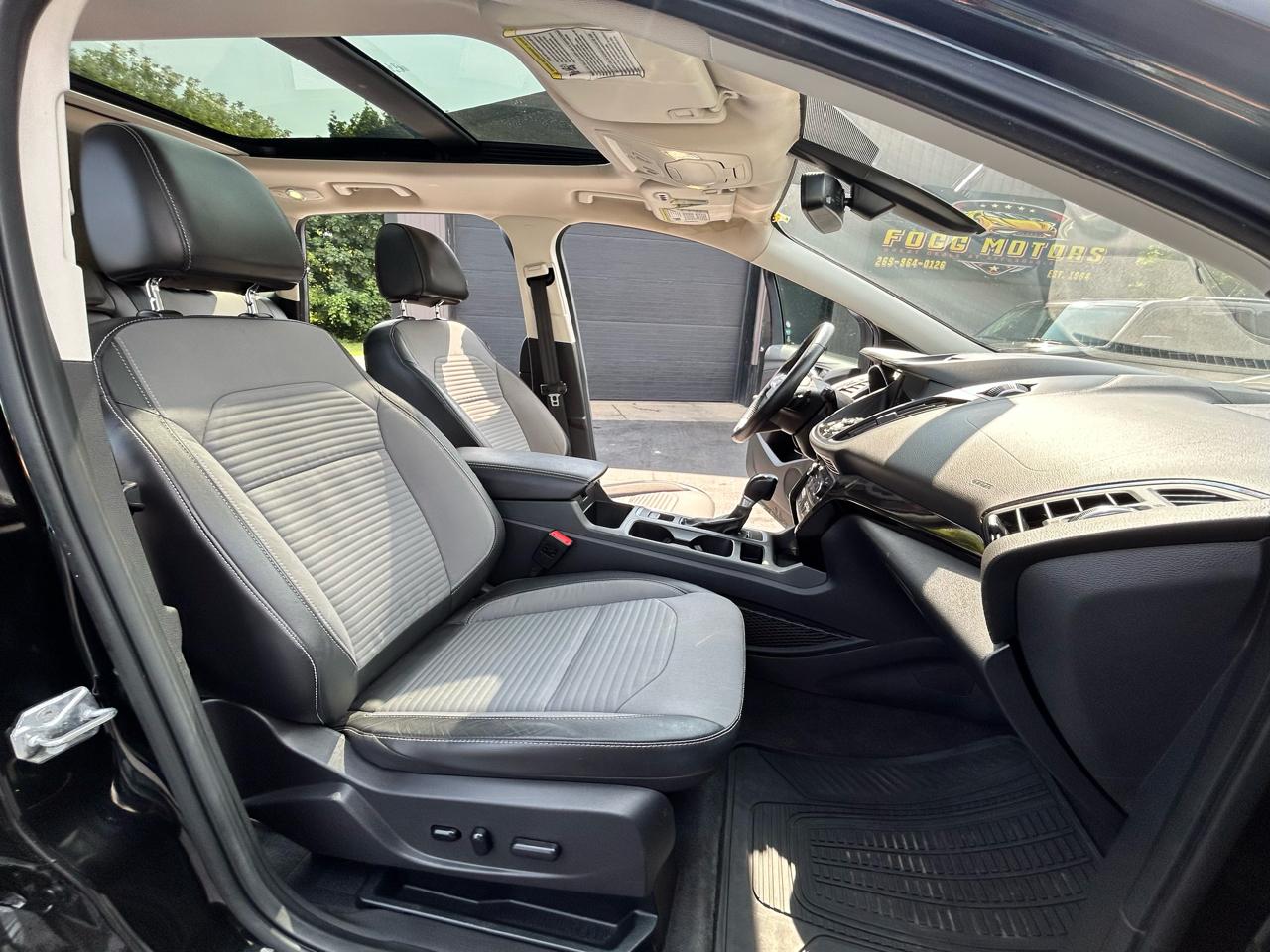 Ford Escape Titanium 4WD 2017