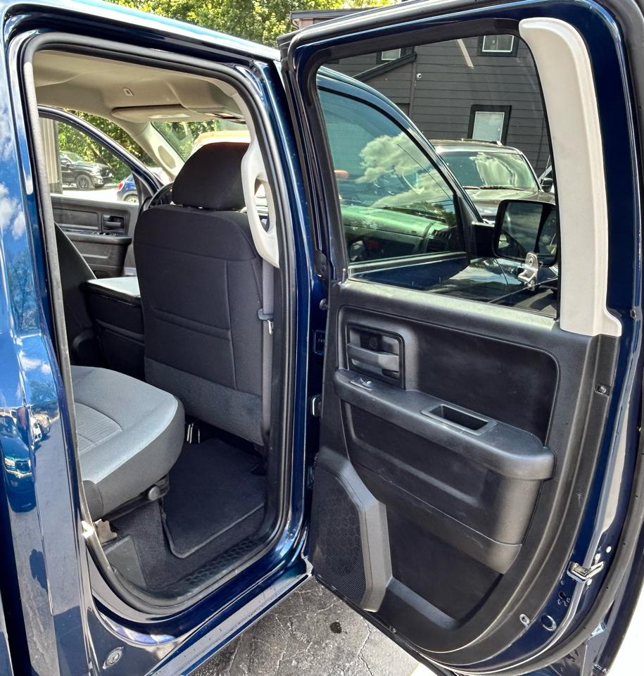 RAM 1500 Classic Tradesman Quad Cab 4WD 2022