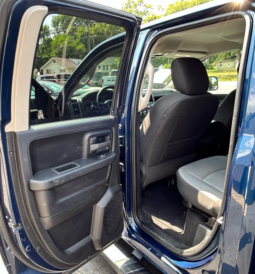 RAM 1500 Classic Tradesman Quad Cab 4WD 2022