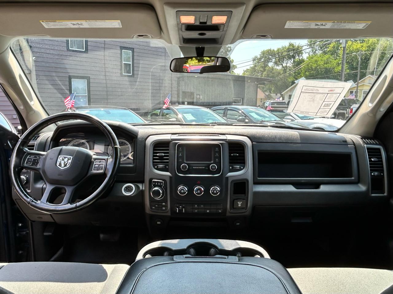 RAM 1500 Classic Tradesman Quad Cab 4WD 2022