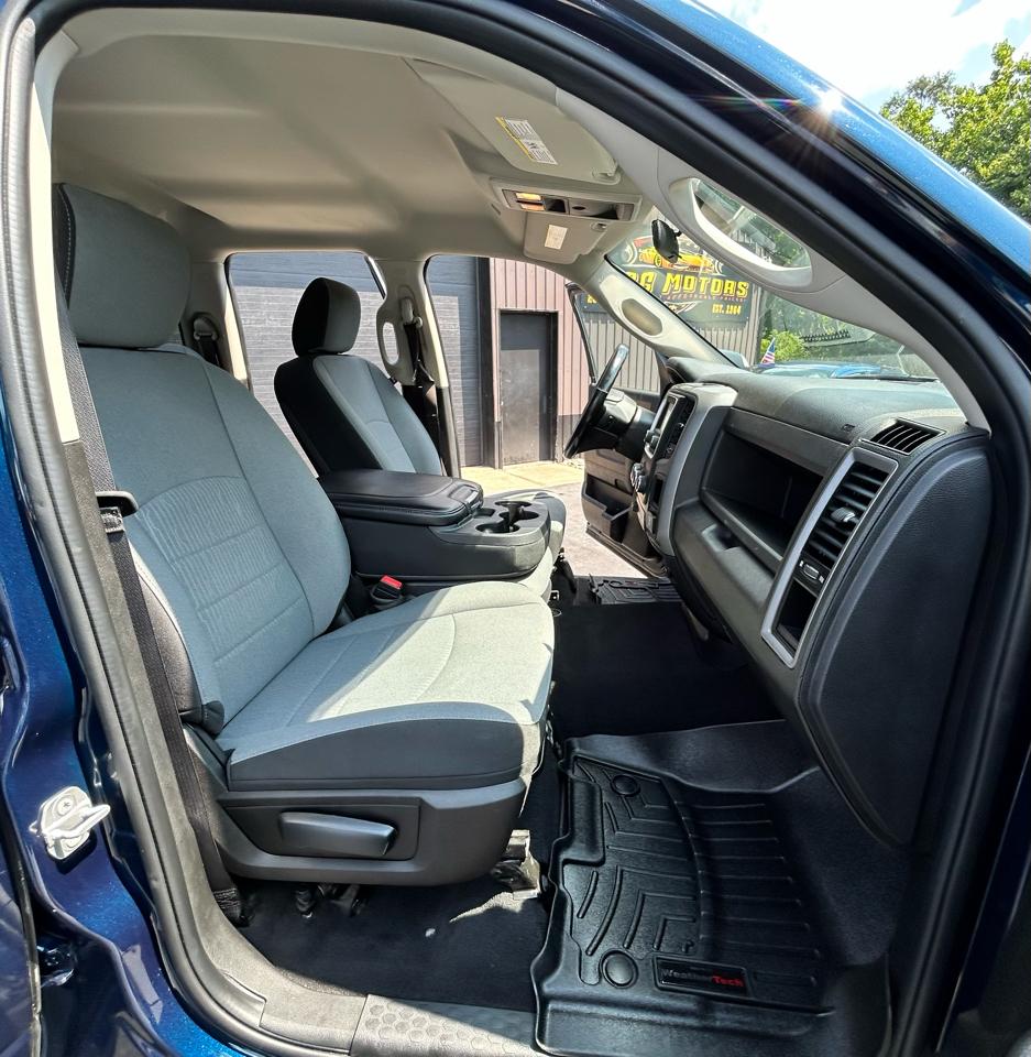 RAM 1500 Classic Tradesman Quad Cab 4WD 2022