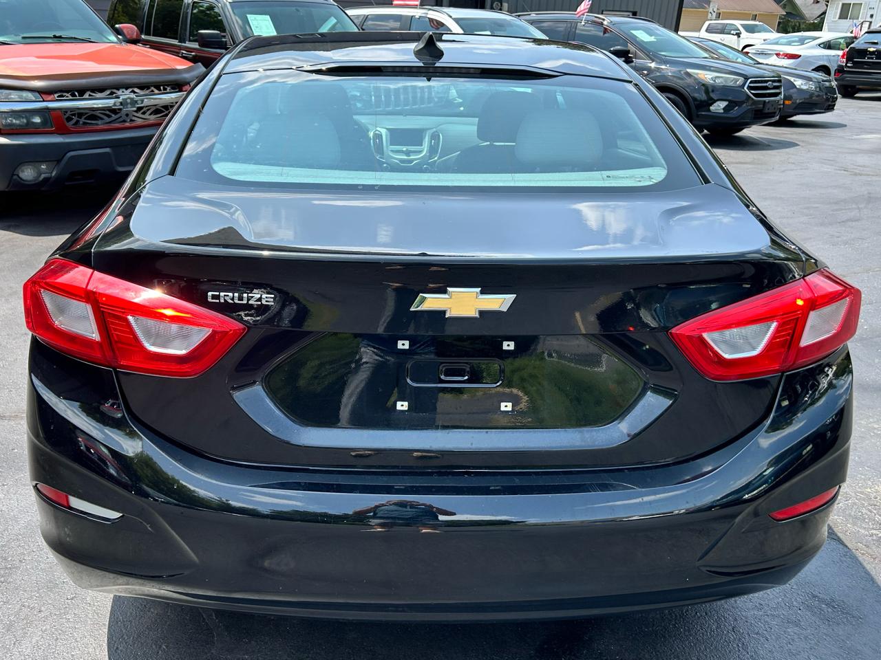 Chevrolet Cruze LS Auto 2017